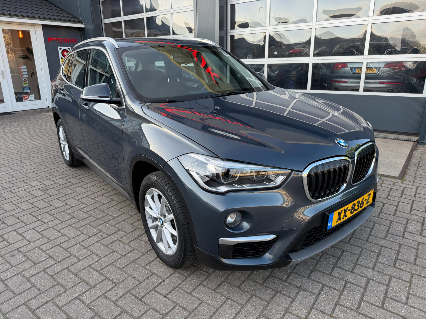BMW BMW