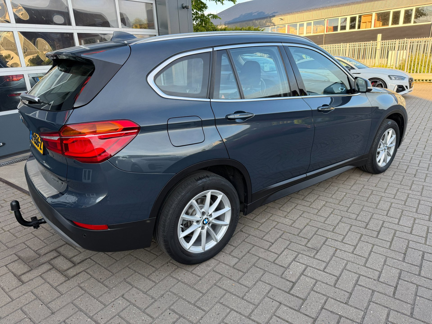 BMW BMW
