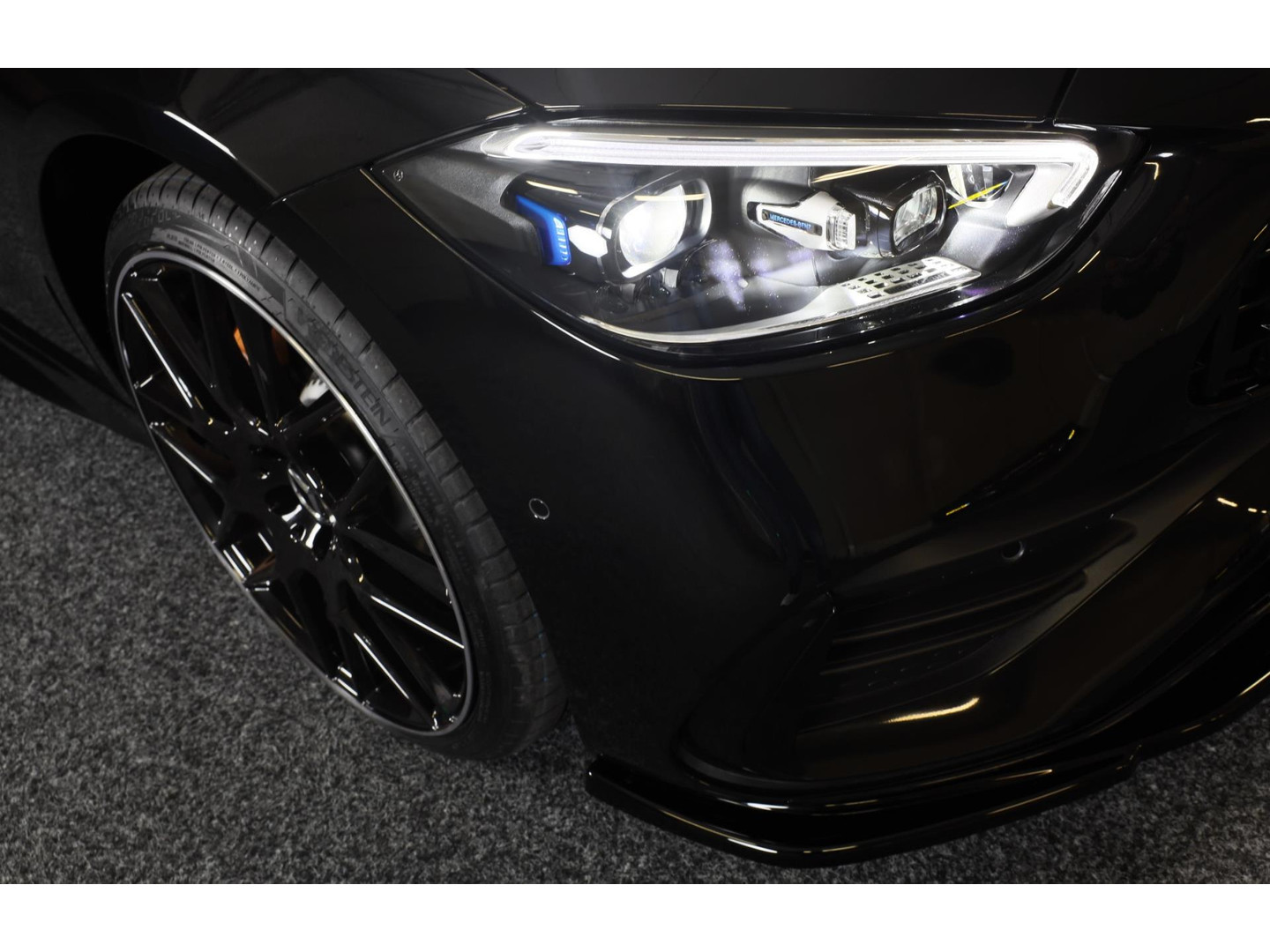 Mercedes-Benz Mercedes-Benz