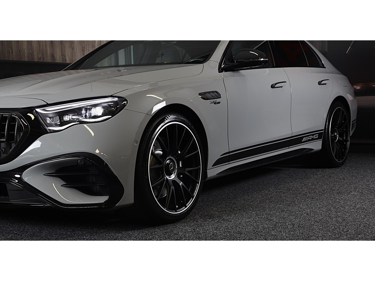 Mercedes-Benz Mercedes-Benz