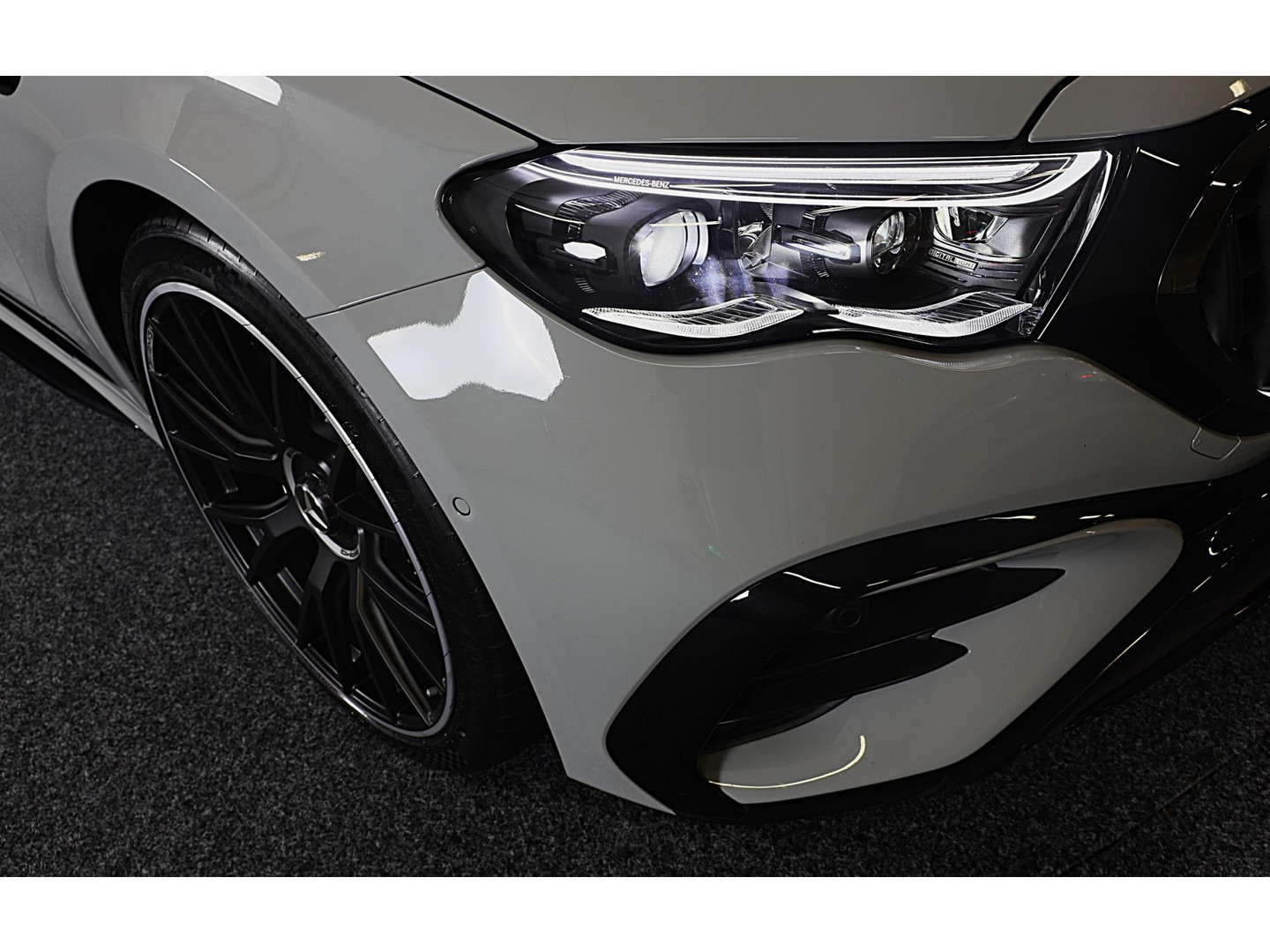 Mercedes-Benz Mercedes-Benz