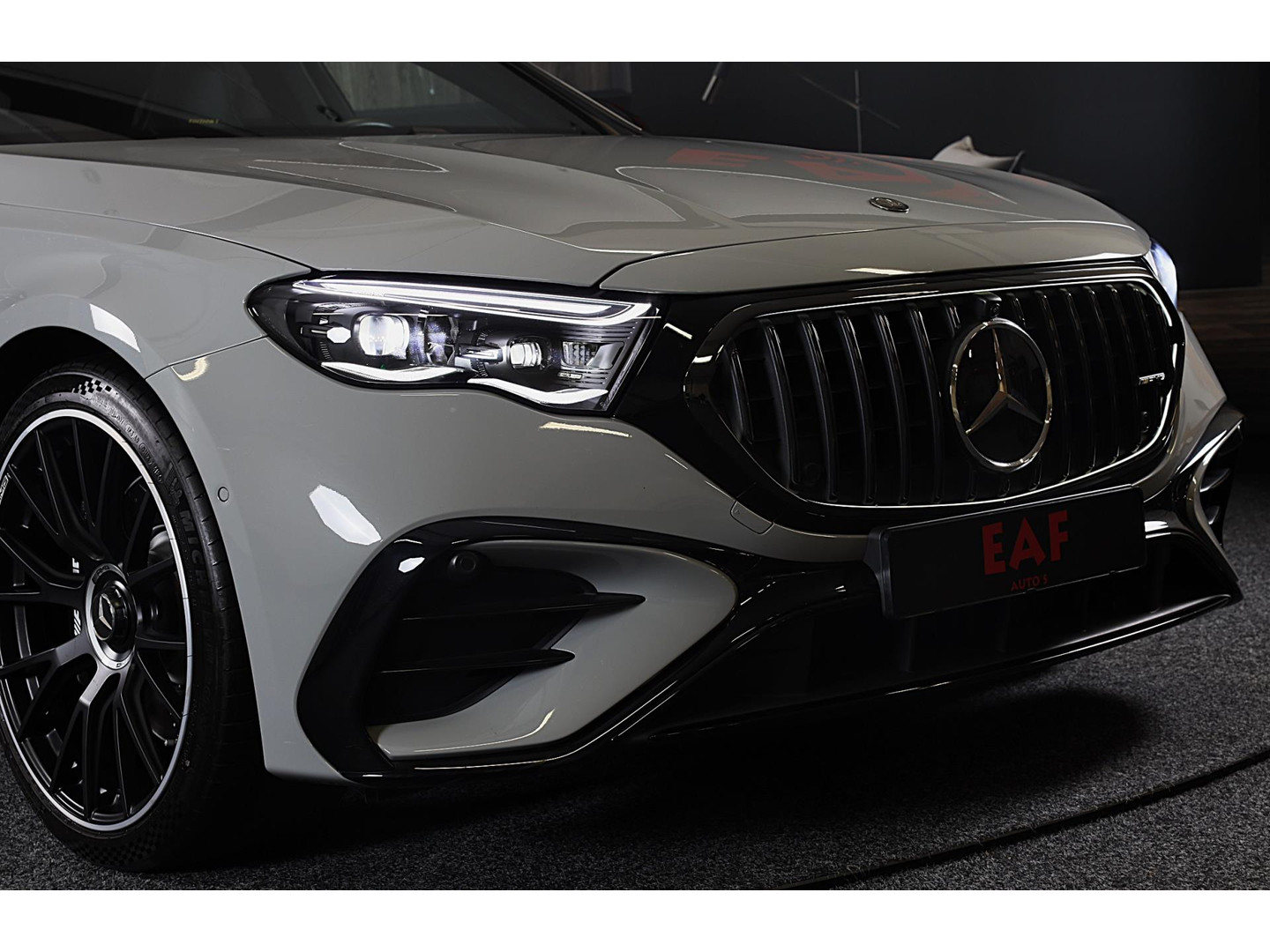 Mercedes-Benz Mercedes-Benz