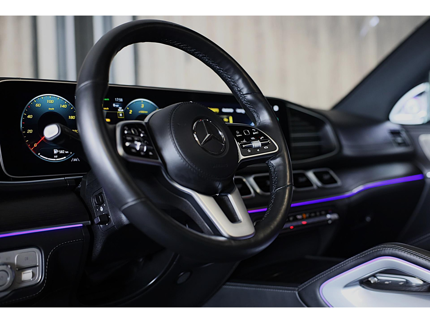 Mercedes-Benz Mercedes-Benz