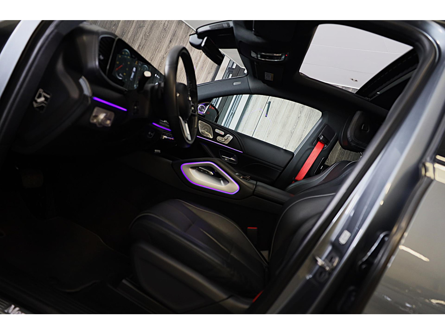 Mercedes-Benz Mercedes-Benz