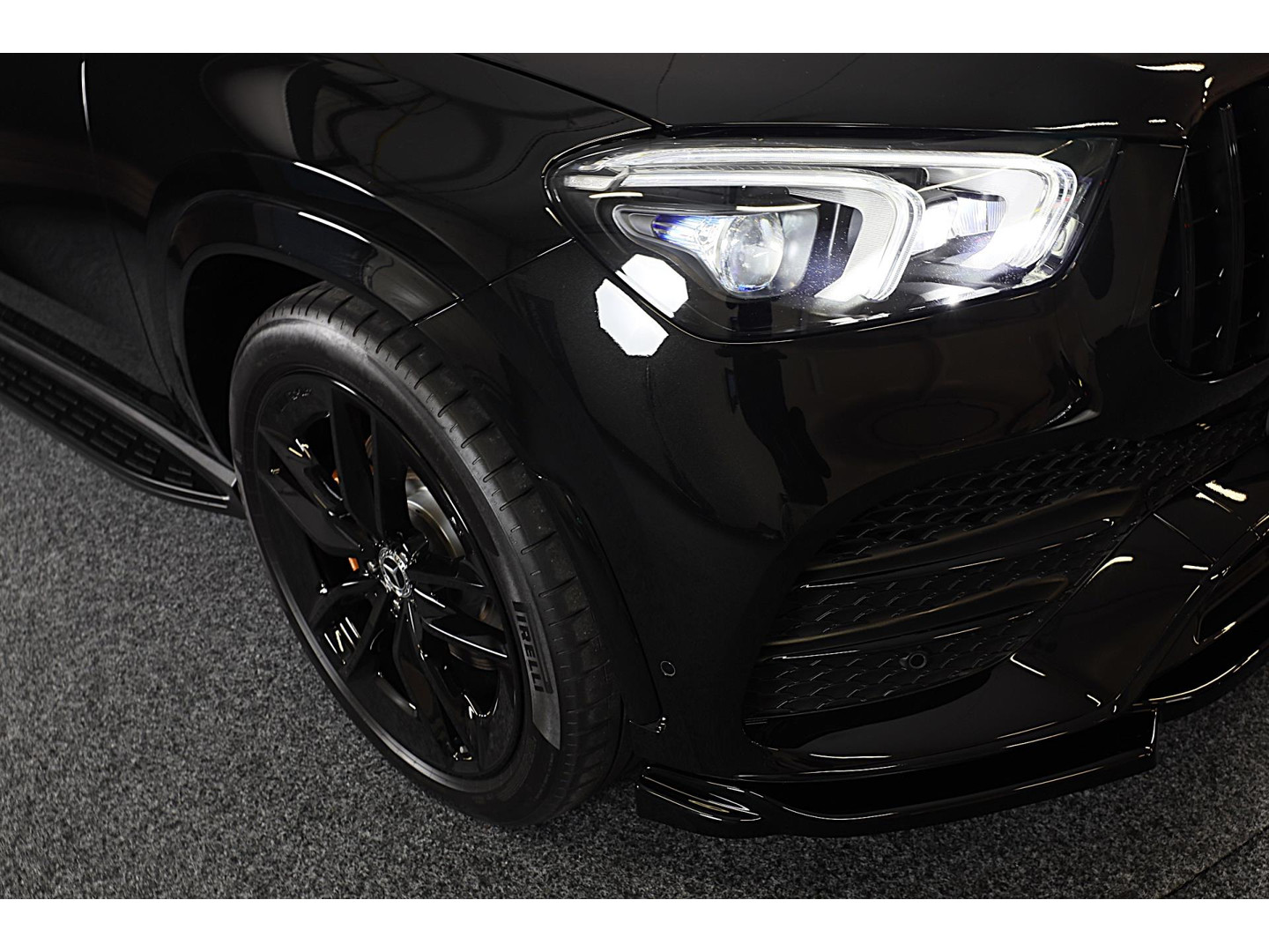 Mercedes-Benz Mercedes-Benz