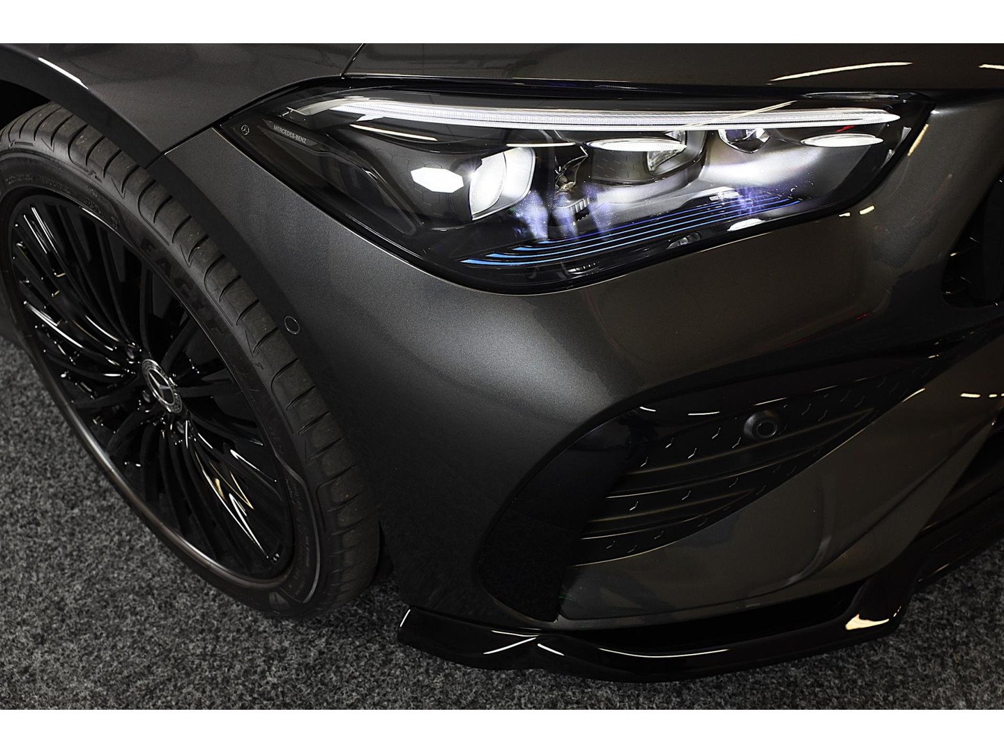 Mercedes-Benz Mercedes-Benz