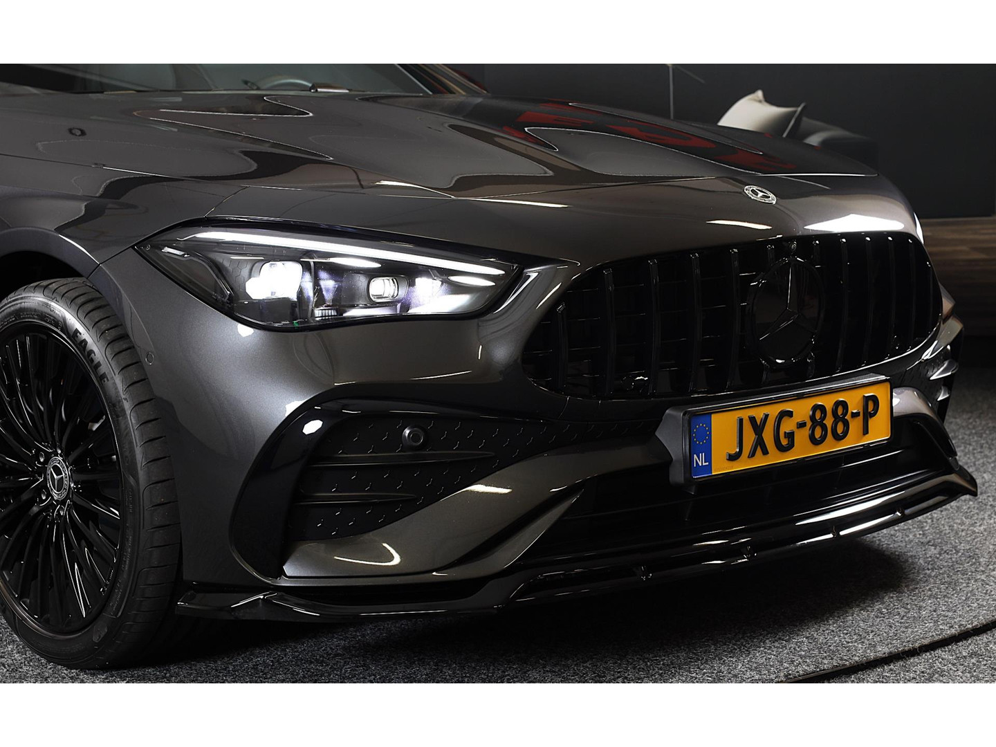 Mercedes-Benz Mercedes-Benz