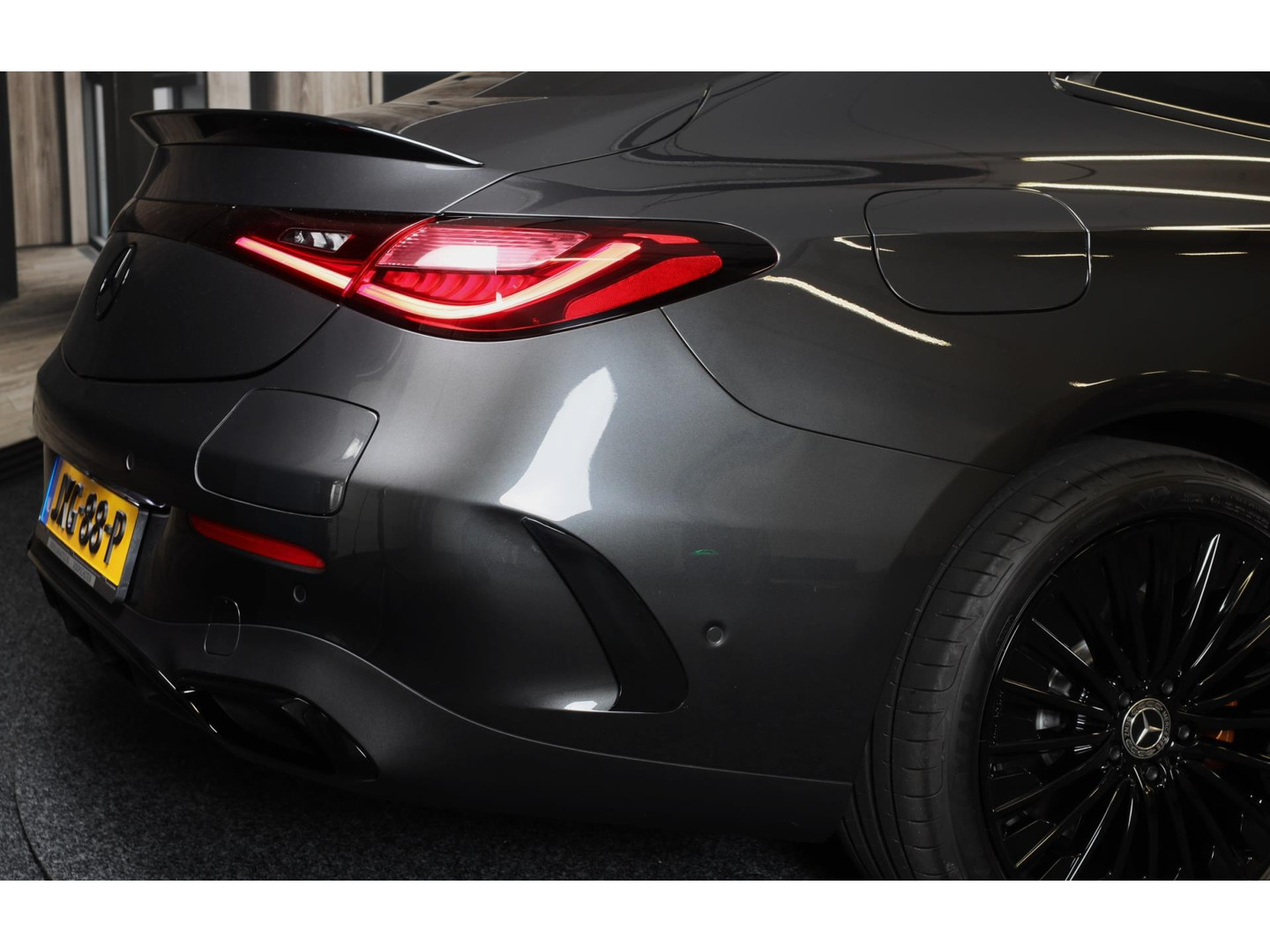 Mercedes-Benz Mercedes-Benz