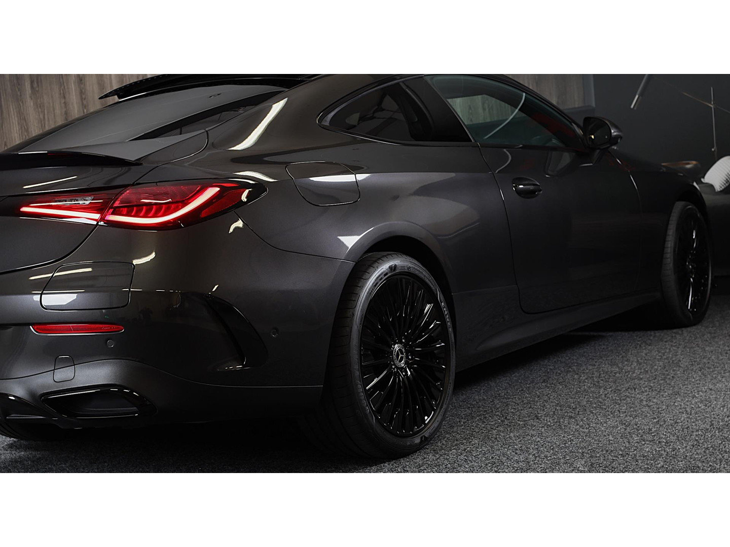 Mercedes-Benz Mercedes-Benz