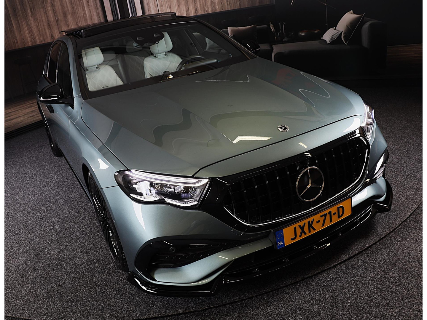 Mercedes-Benz Mercedes-Benz