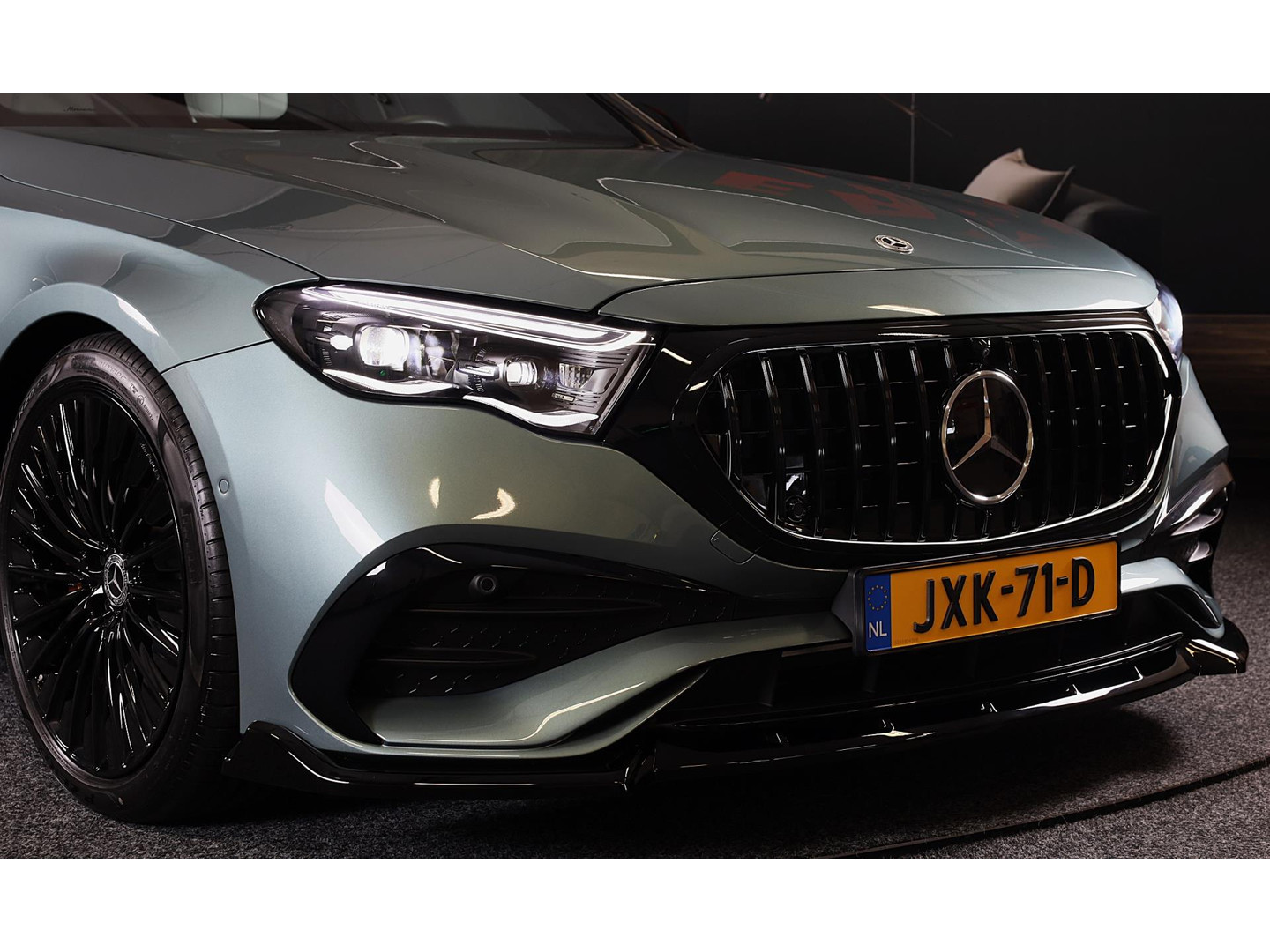 Mercedes-Benz Mercedes-Benz