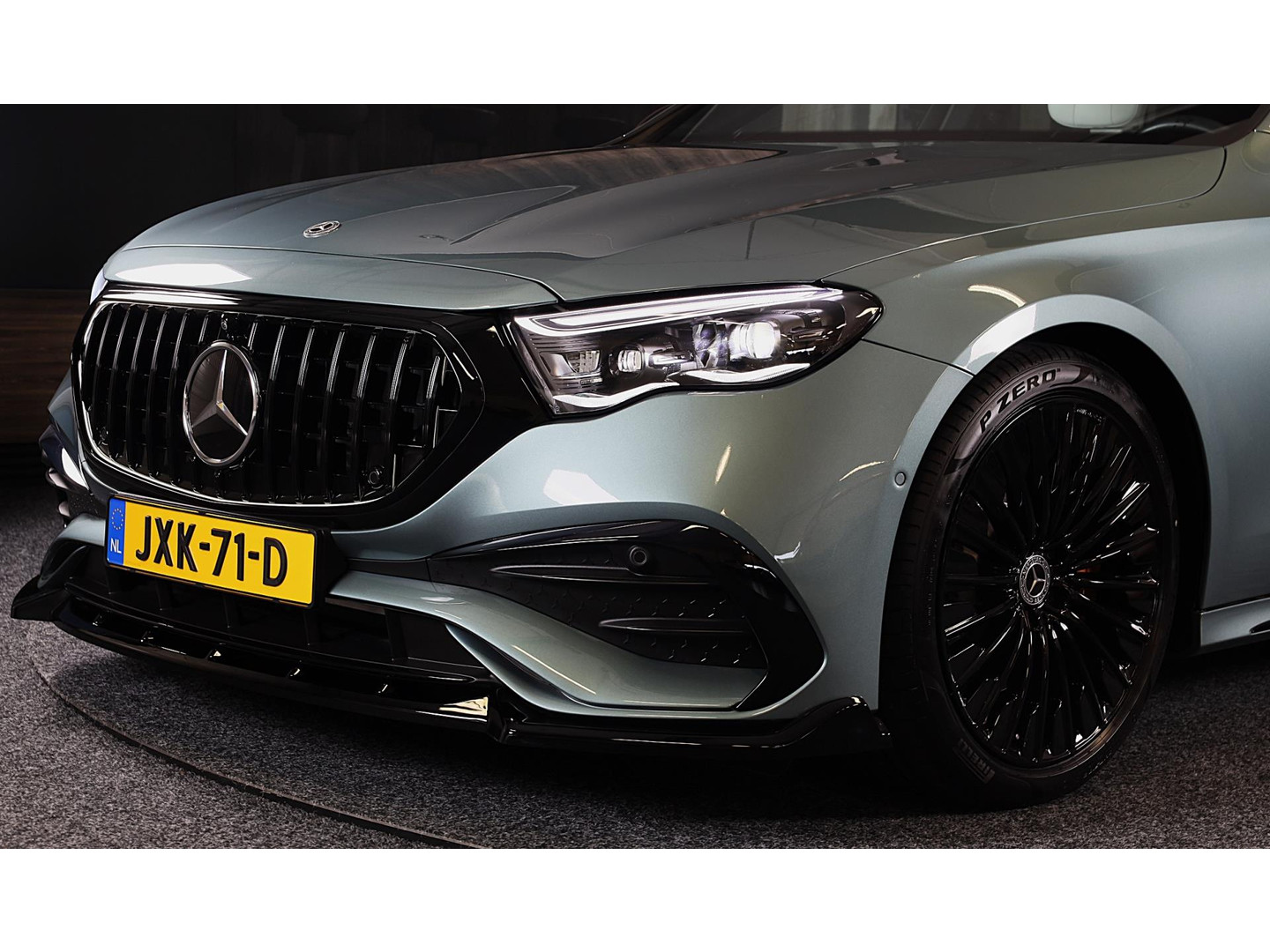 Mercedes-Benz Mercedes-Benz