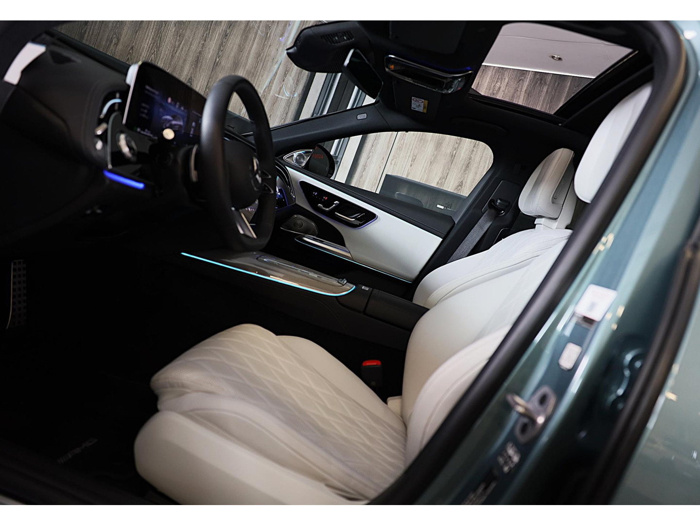 Mercedes-Benz Mercedes-Benz