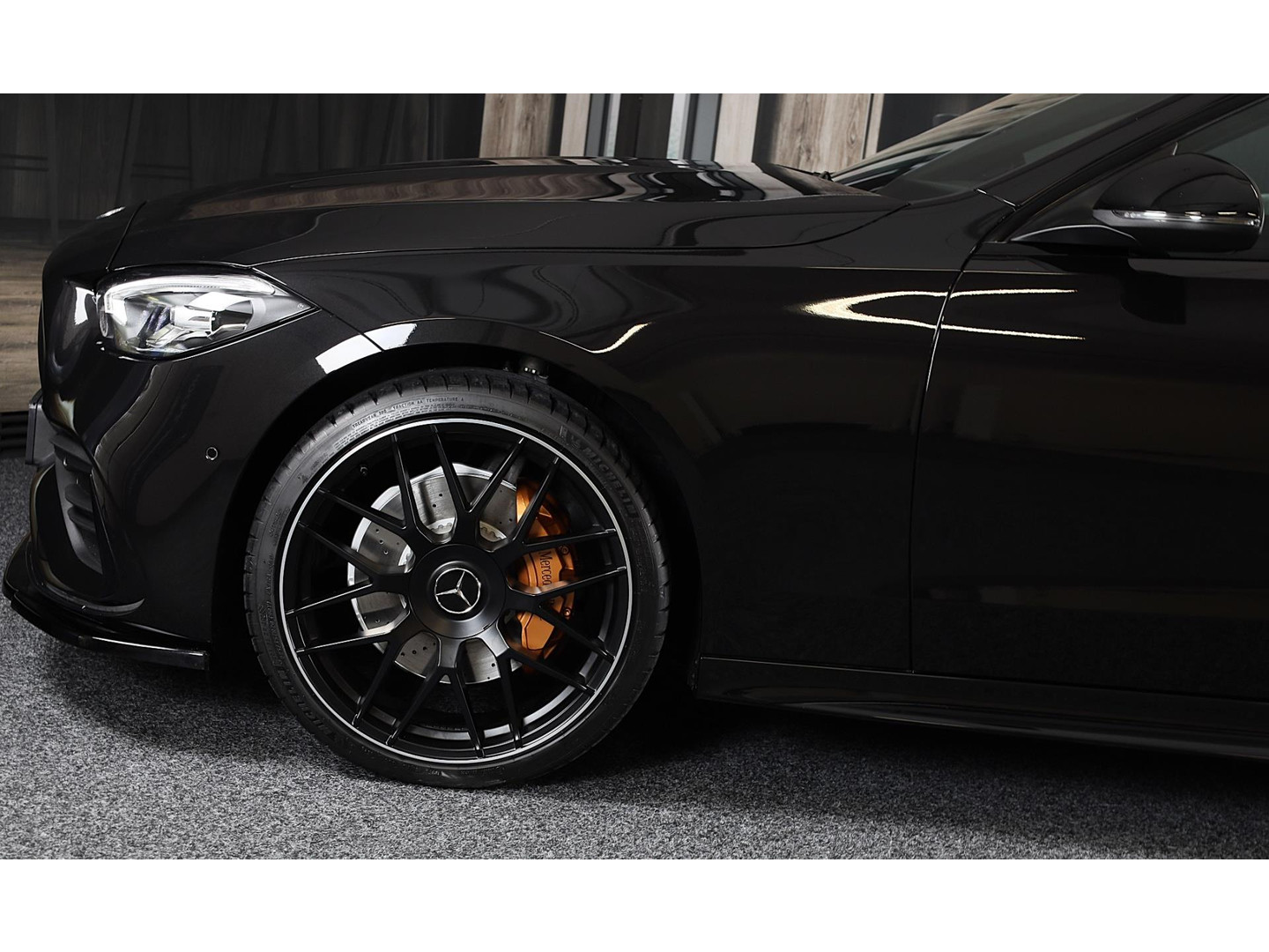 Mercedes-Benz Mercedes-Benz