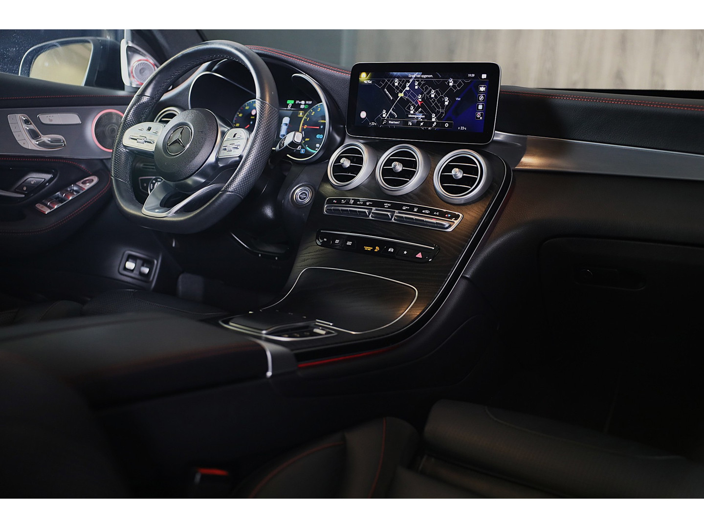 Mercedes-Benz Mercedes-Benz