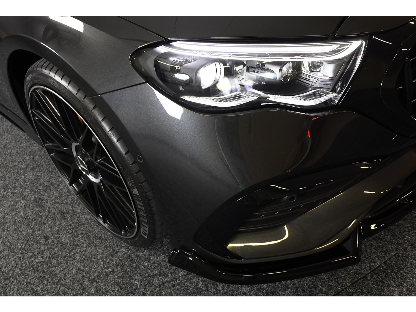 Mercedes-Benz Mercedes-Benz