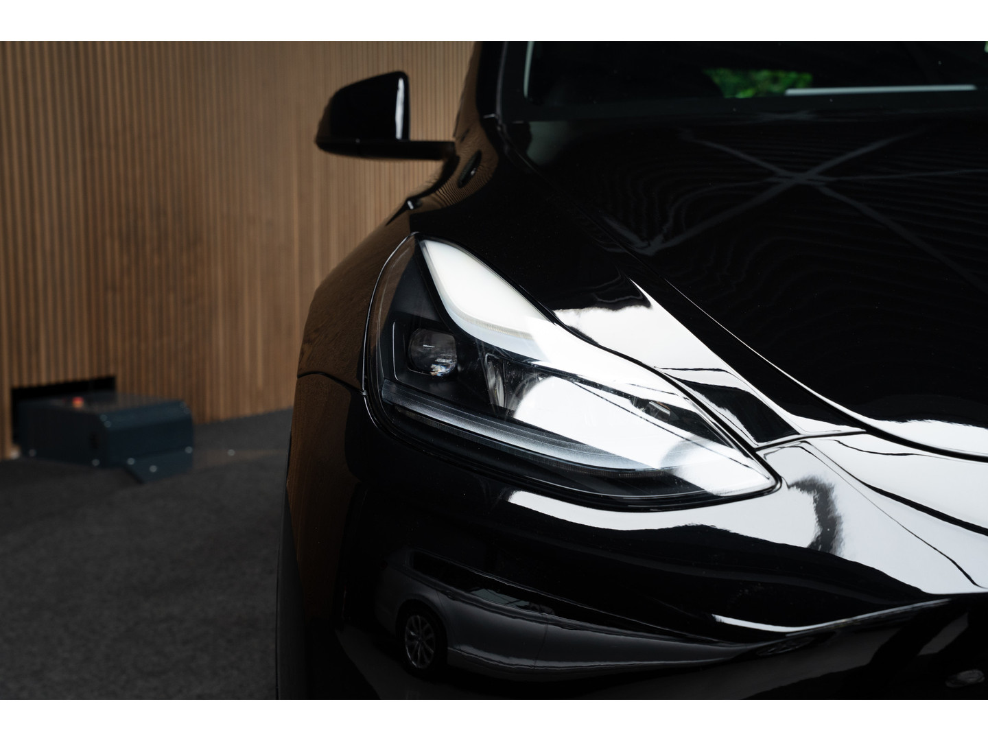 Tesla Tesla
