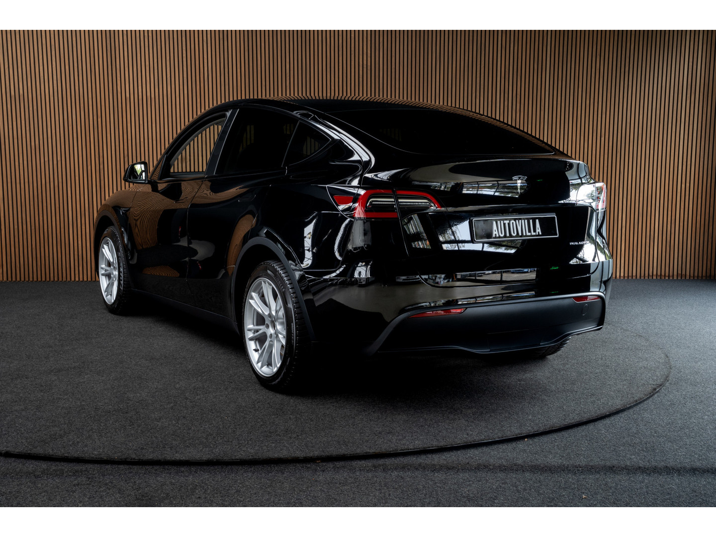 Tesla Tesla