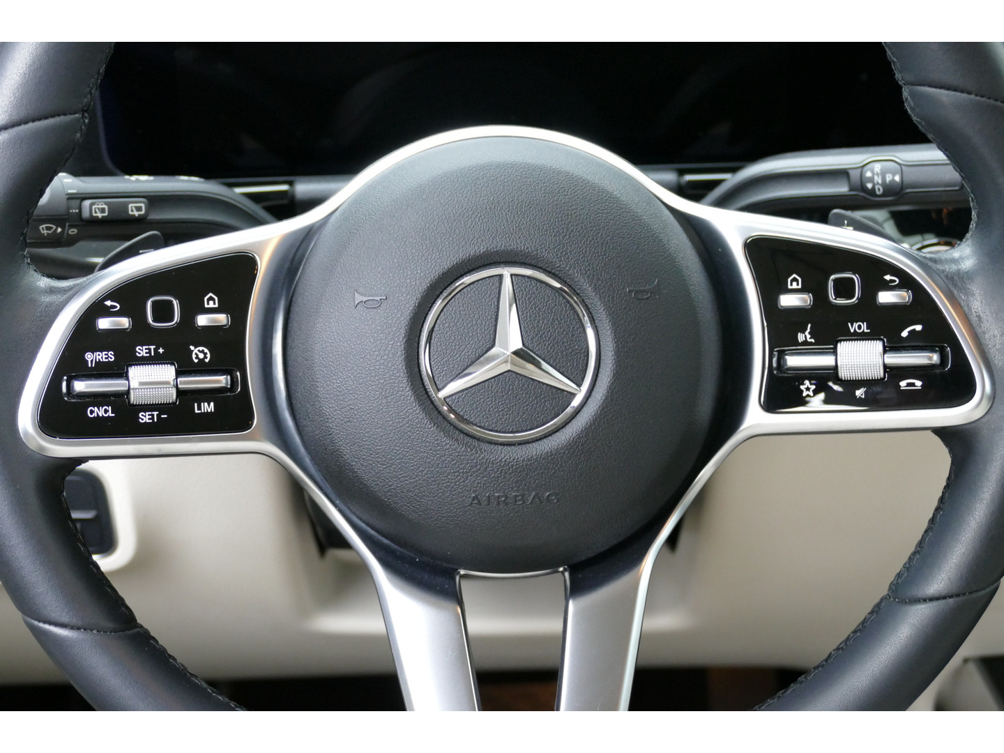 Mercedes-Benz Mercedes-Benz