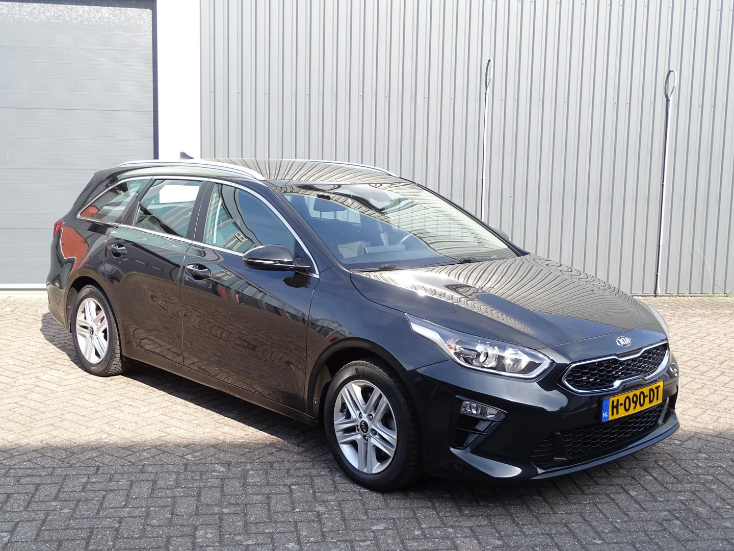 Kia