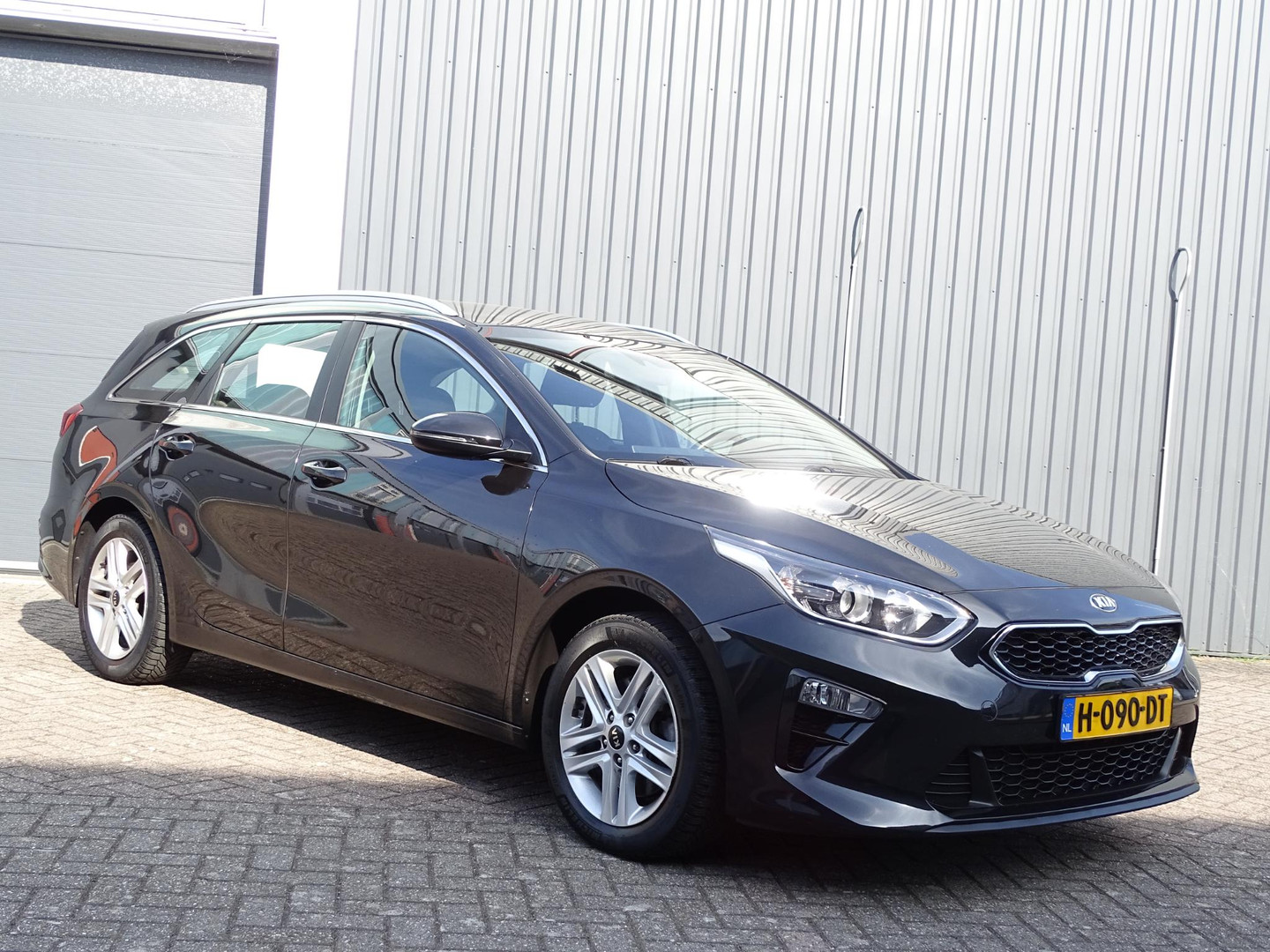 Kia