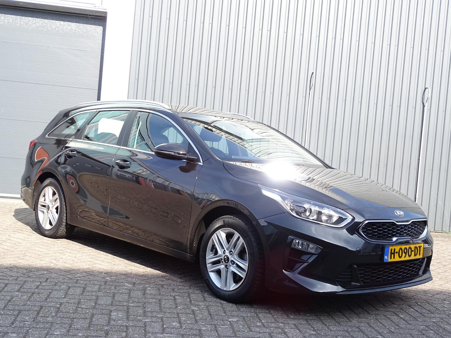 Kia