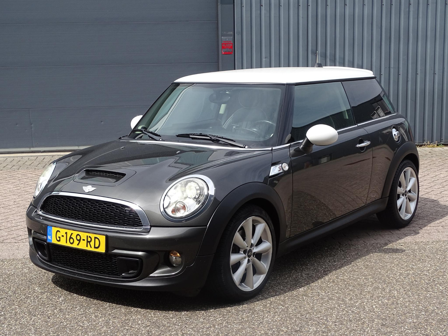 MINI