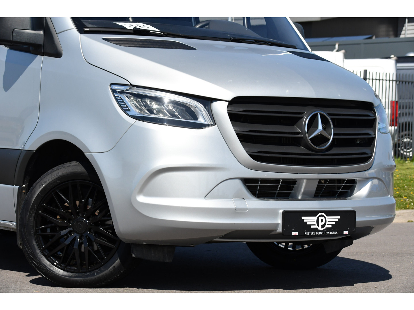 Mercedes-Benz Mercedes-Benz