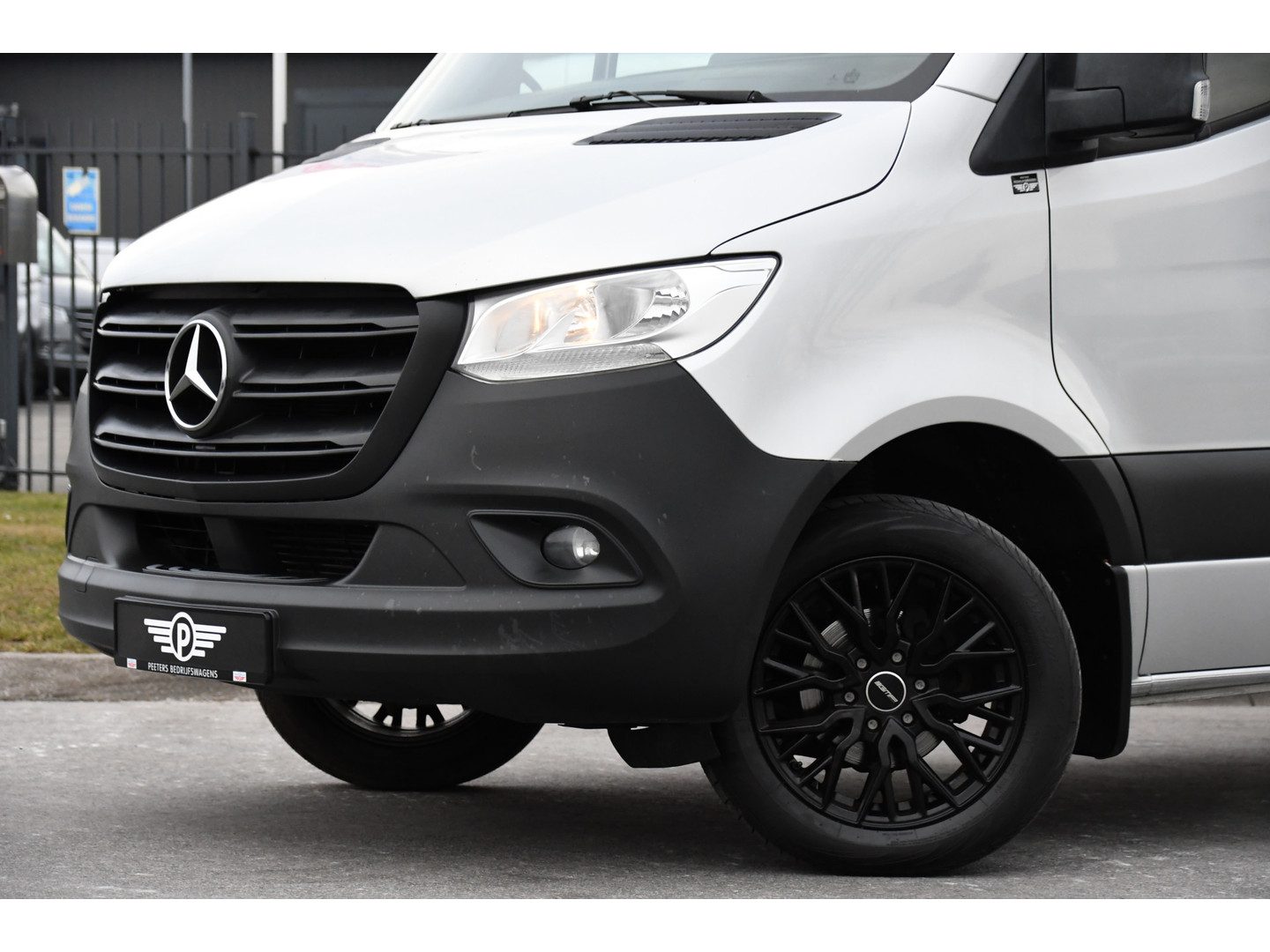 Mercedes-Benz Mercedes-Benz