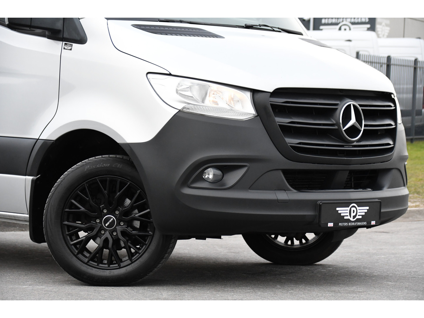 Mercedes-Benz Mercedes-Benz