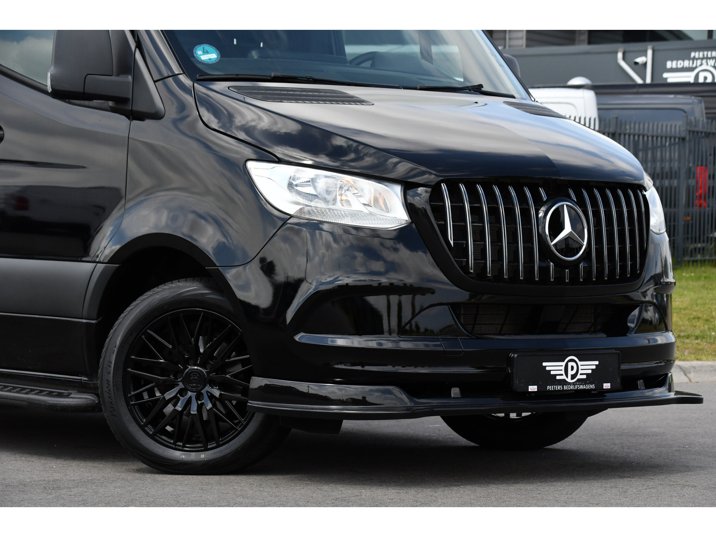 Mercedes-Benz Mercedes-Benz