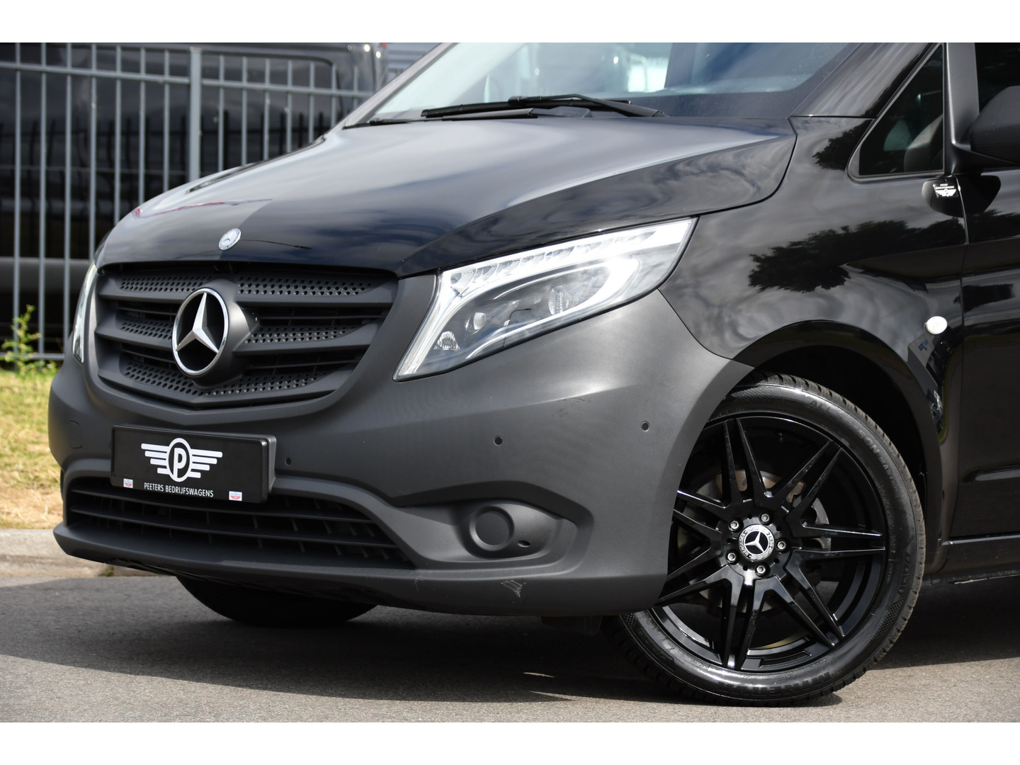 Mercedes-Benz Mercedes-Benz