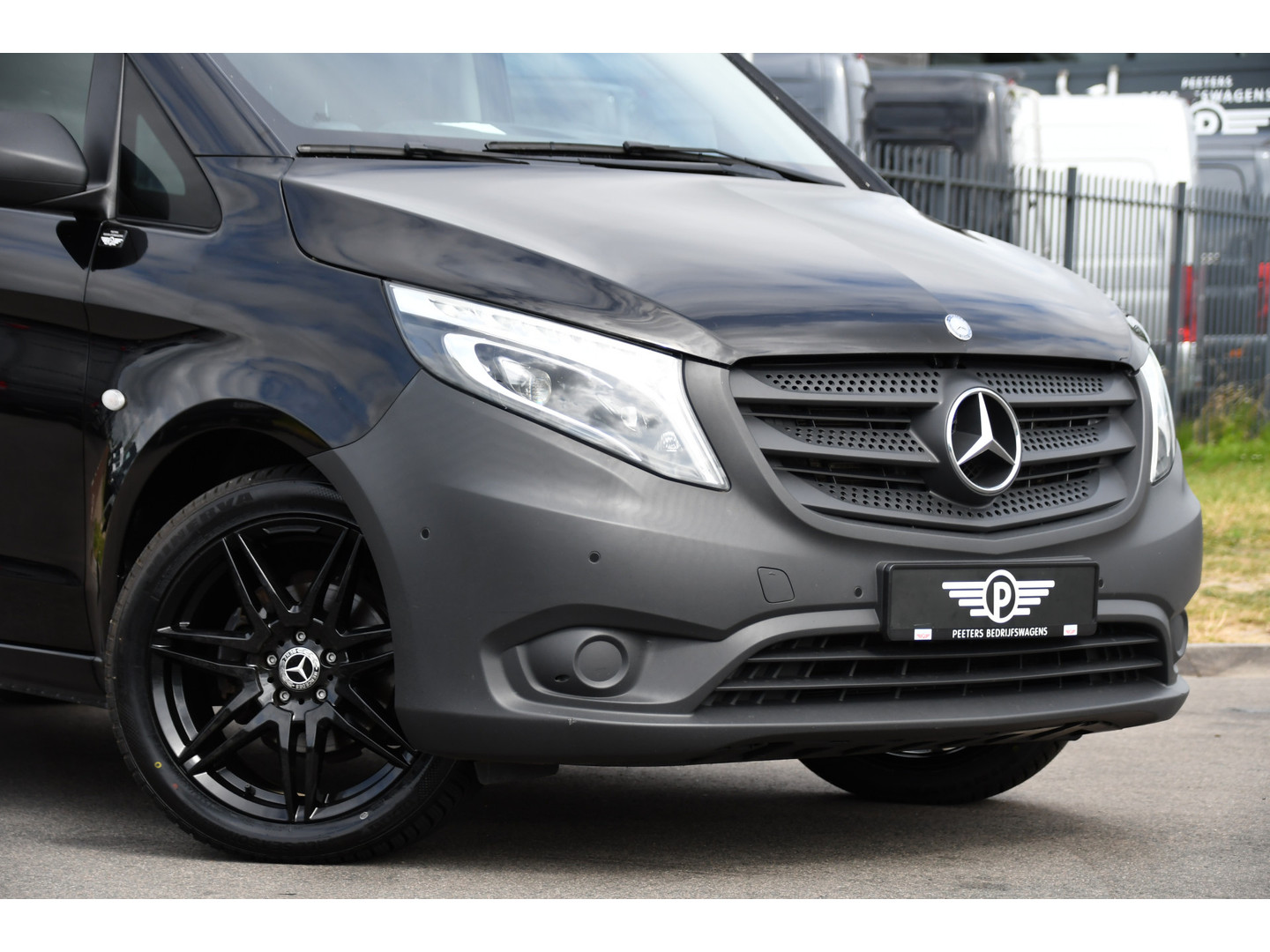 Mercedes-Benz Mercedes-Benz