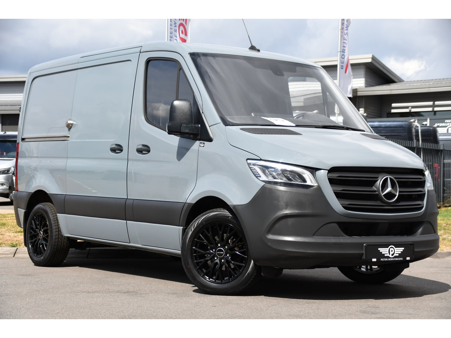 Mercedes-Benz Mercedes-Benz