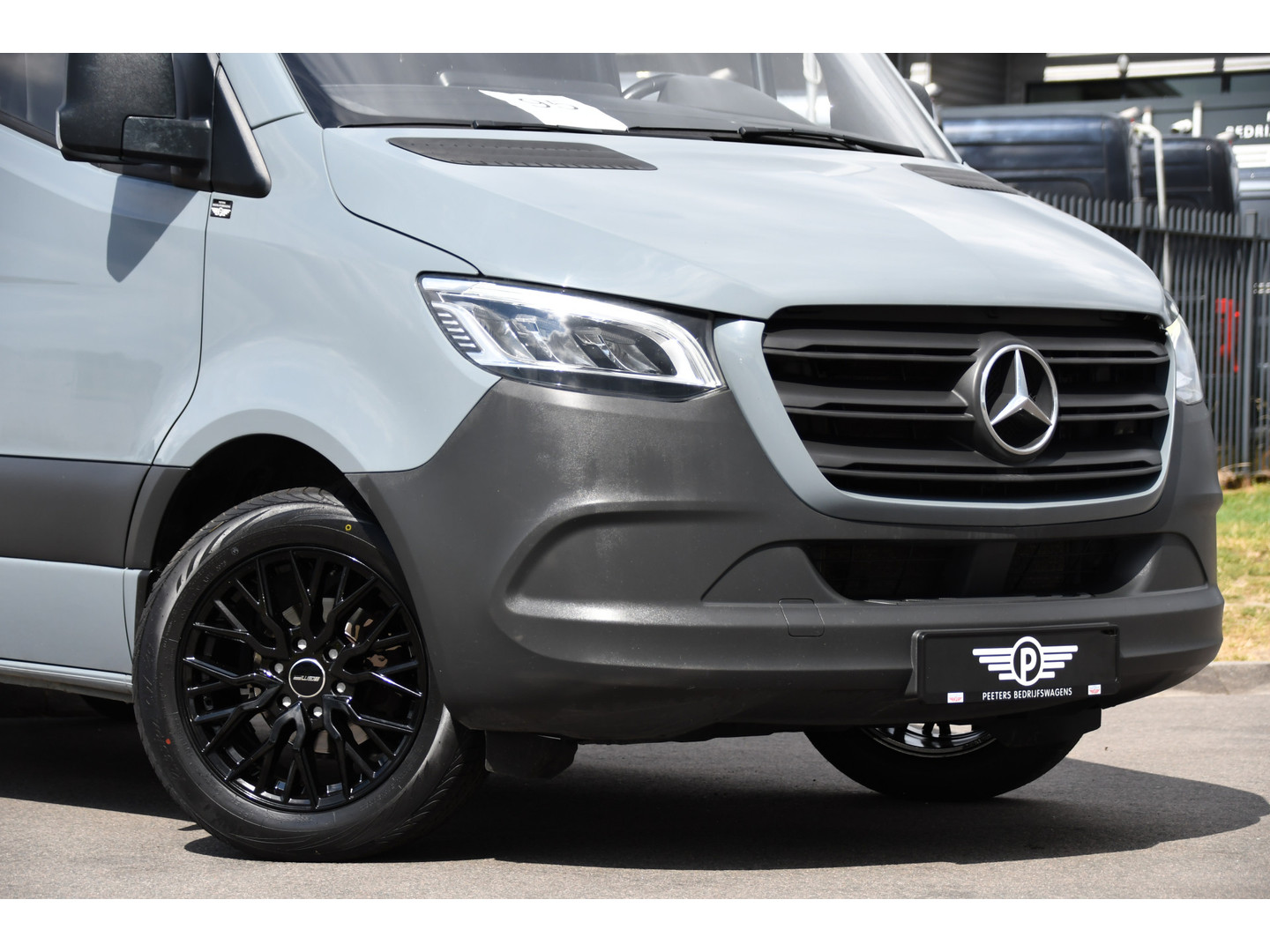 Mercedes-Benz Mercedes-Benz