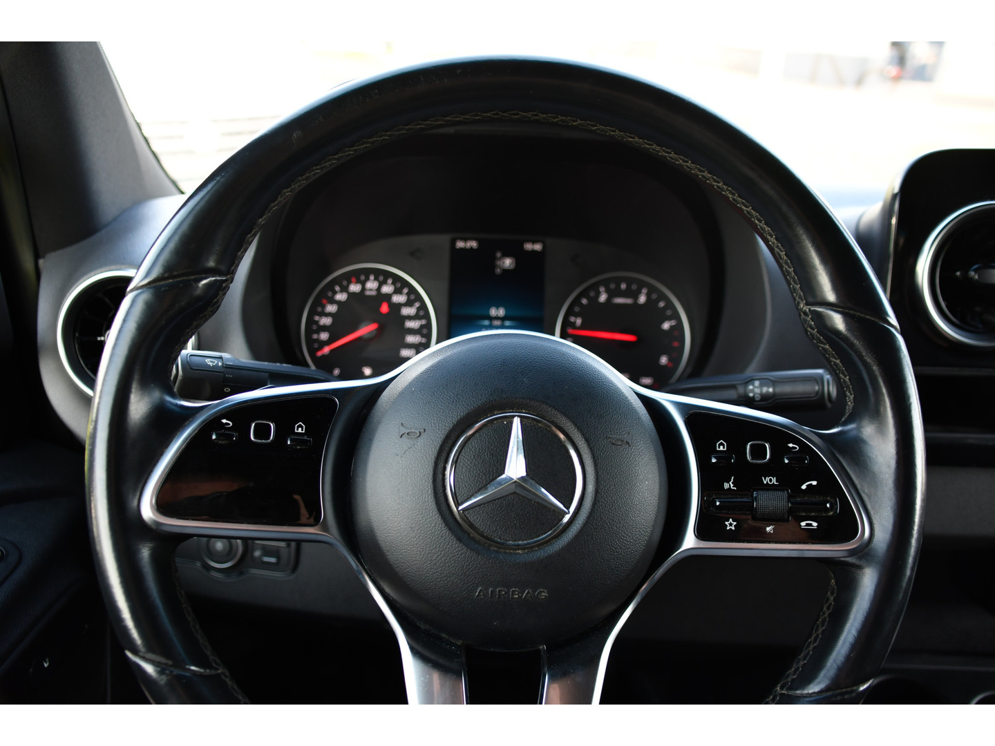 Mercedes-Benz Mercedes-Benz