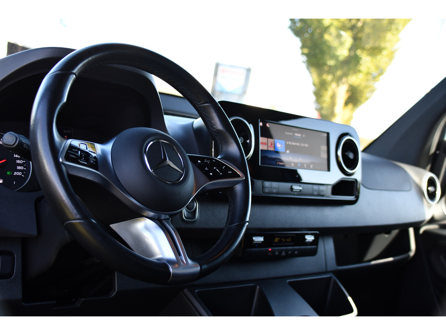 Mercedes-Benz Mercedes-Benz