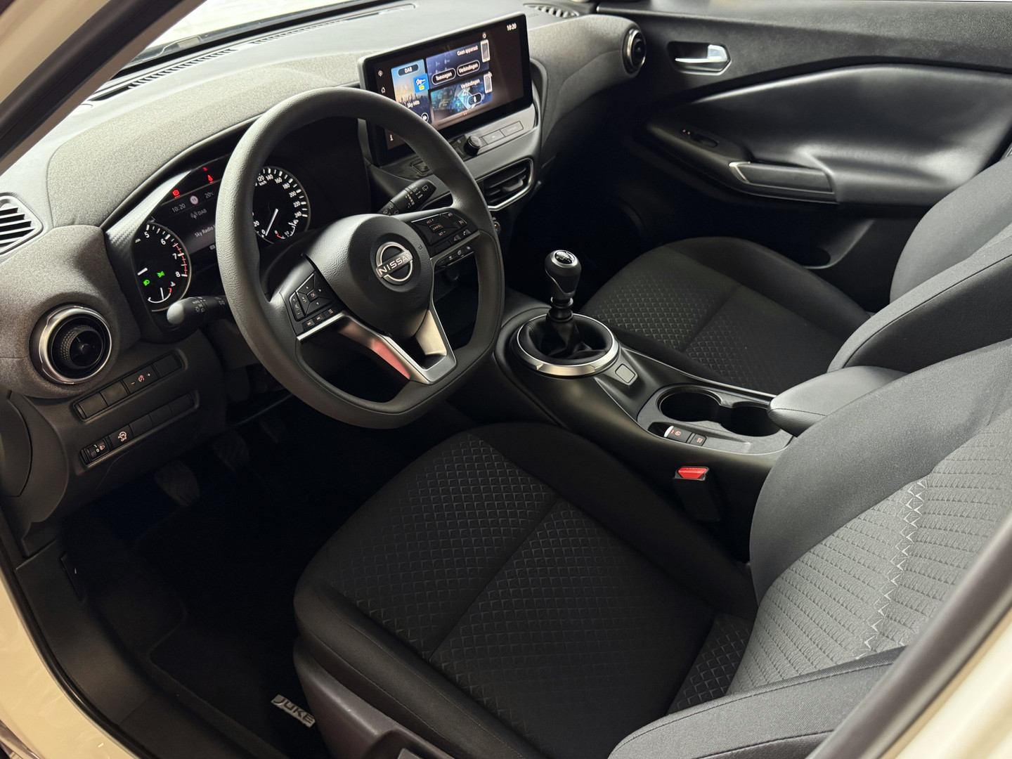 Nissan Nissan