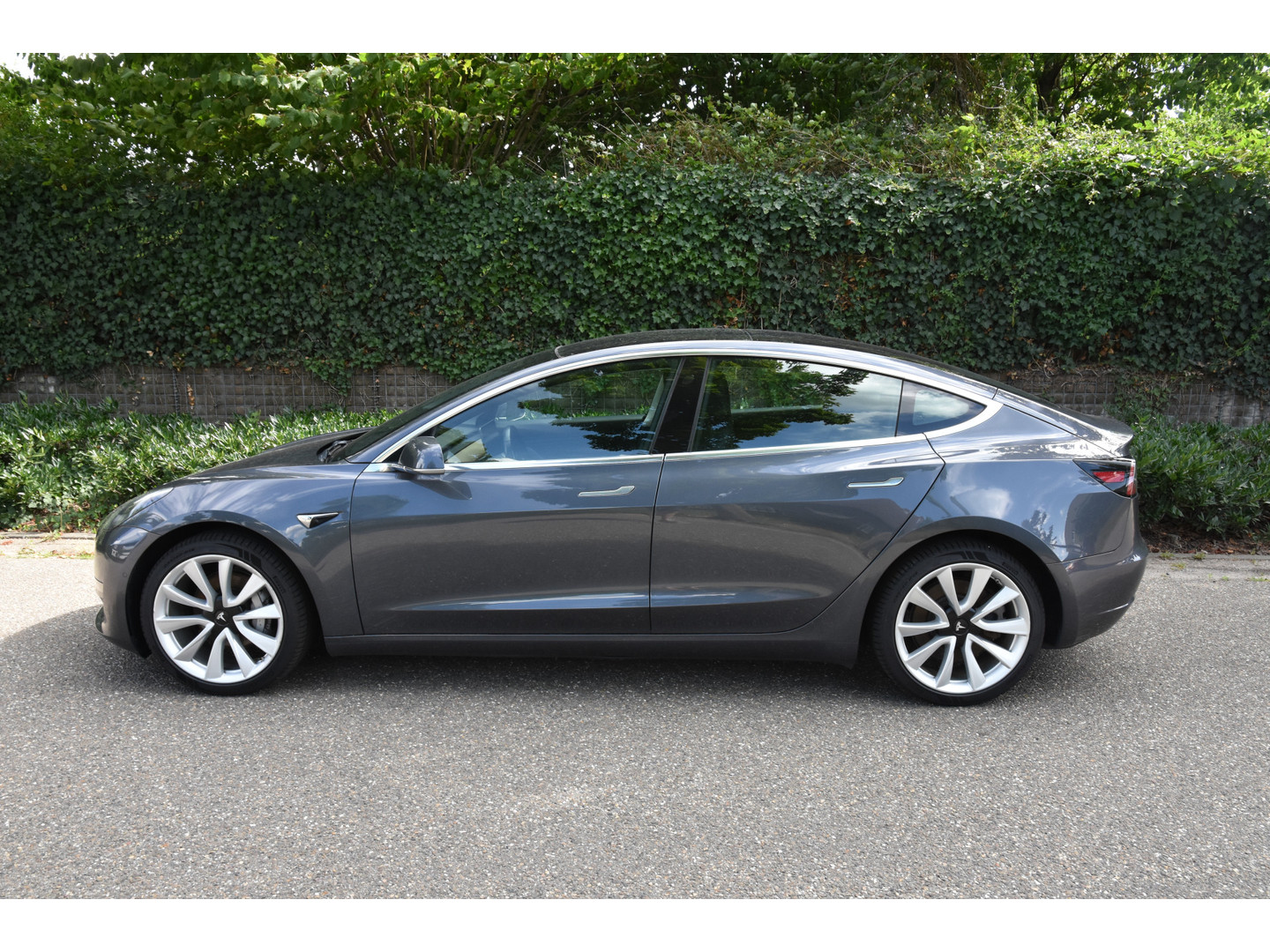 Tesla Tesla