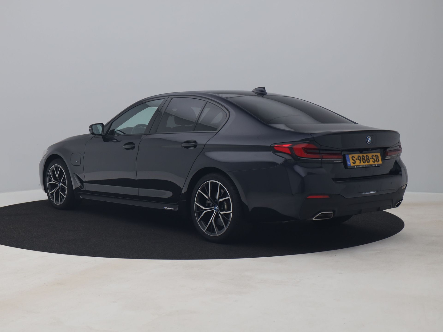 BMW BMW