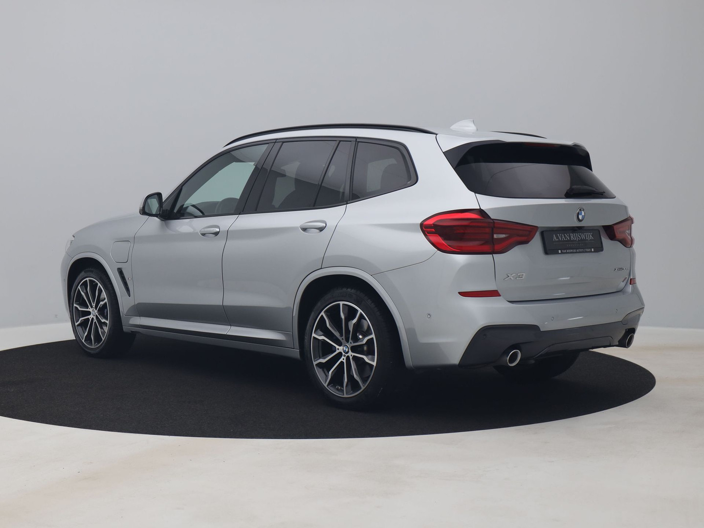 BMW BMW