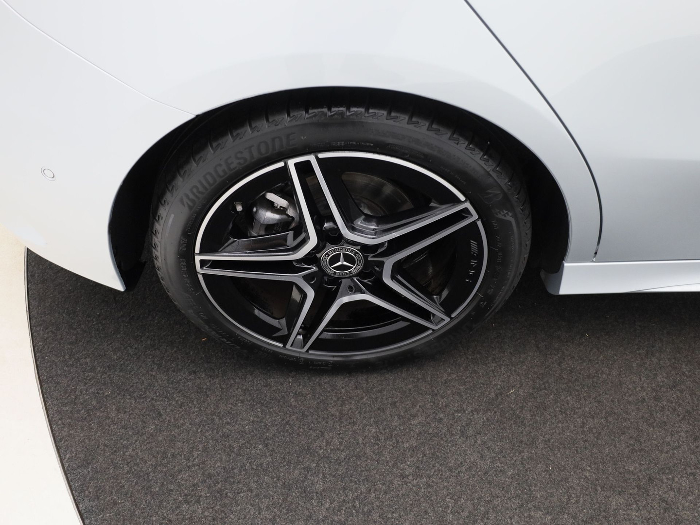 Mercedes-Benz Mercedes-Benz