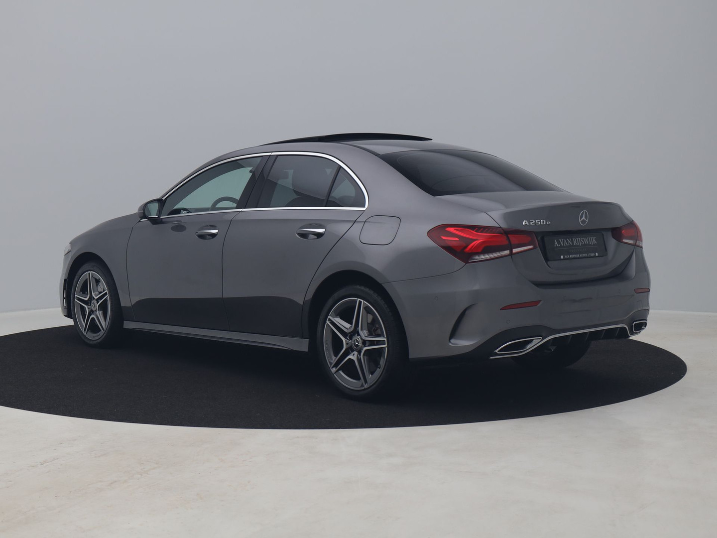 Mercedes-Benz Mercedes-Benz