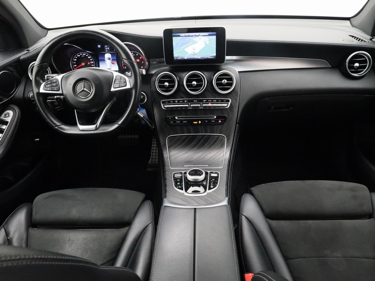 Mercedes-Benz Mercedes-Benz