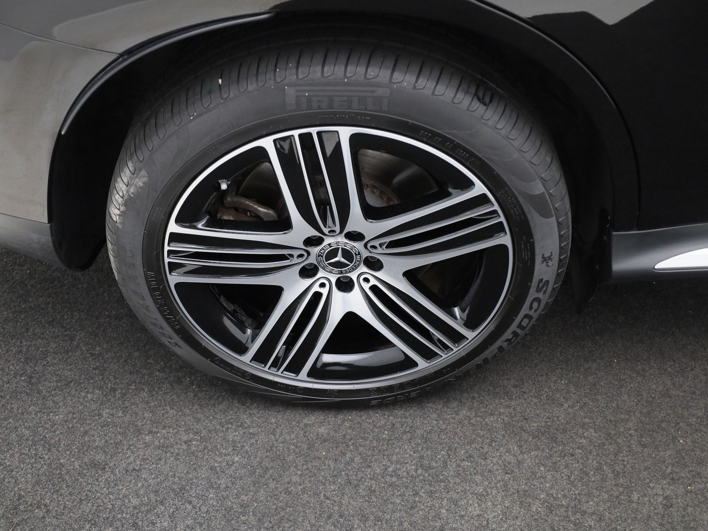 Mercedes-Benz Mercedes-Benz