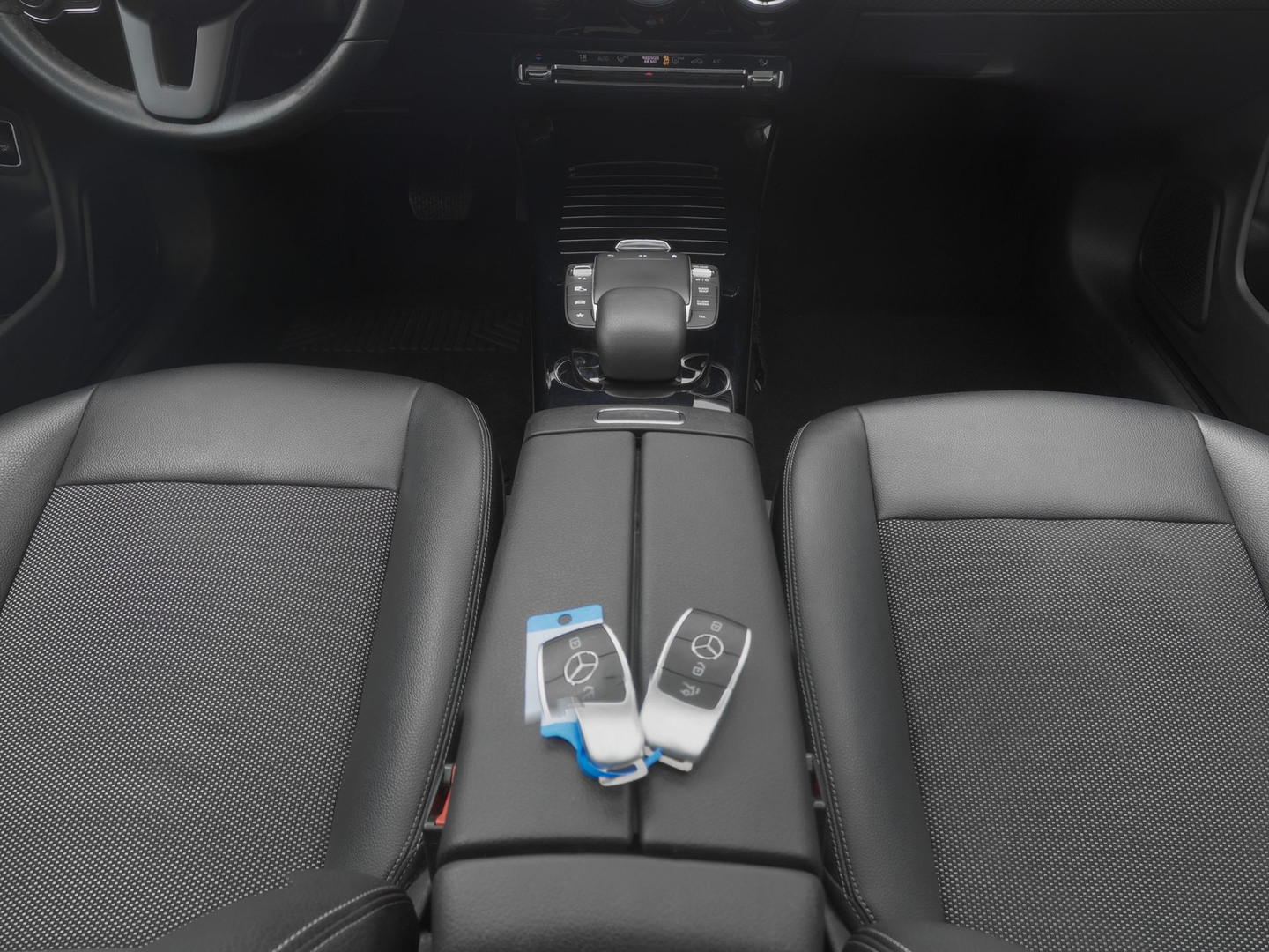 Mercedes-Benz Mercedes-Benz