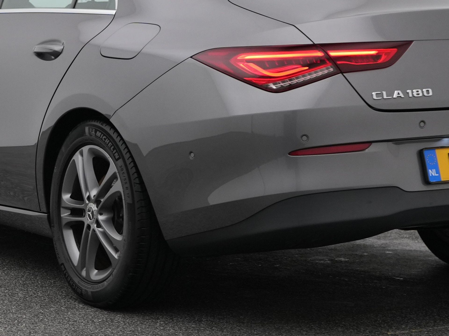 Mercedes-Benz Mercedes-Benz