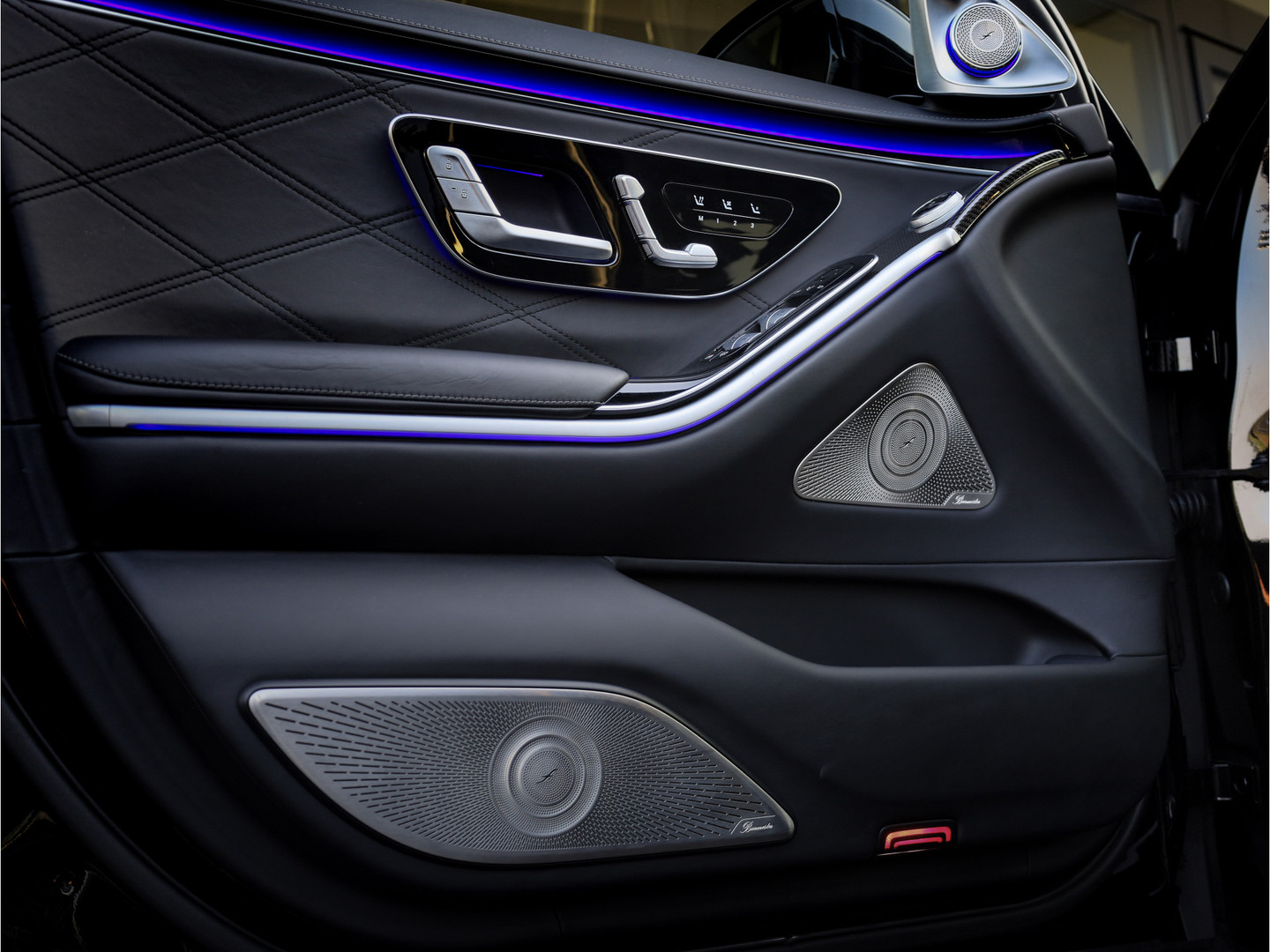 Mercedes-Benz Mercedes-Benz