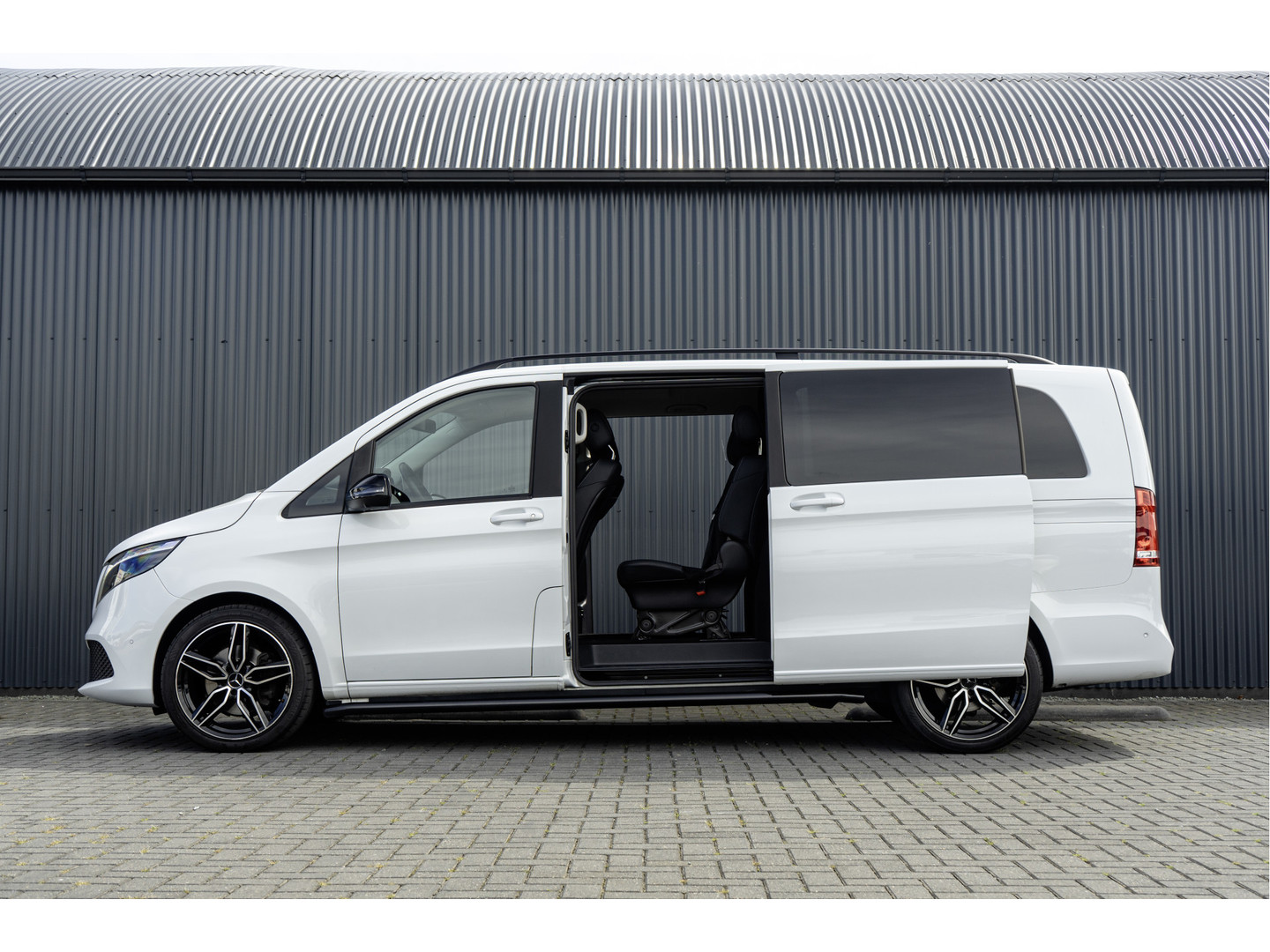 Mercedes-Benz Mercedes-Benz