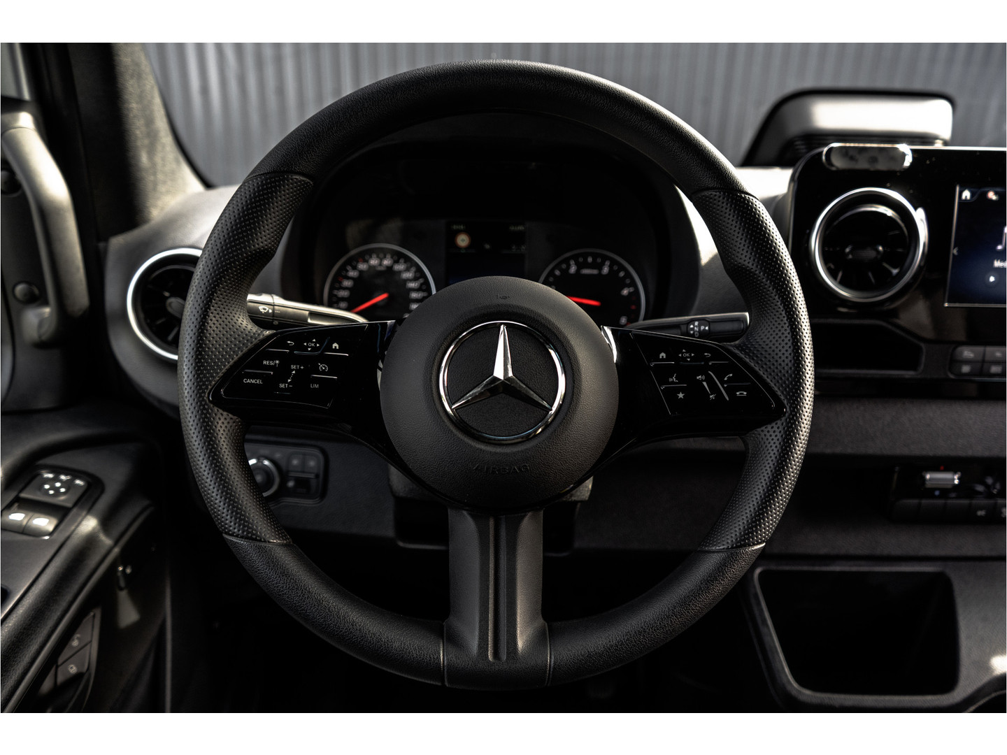 Mercedes-Benz Mercedes-Benz